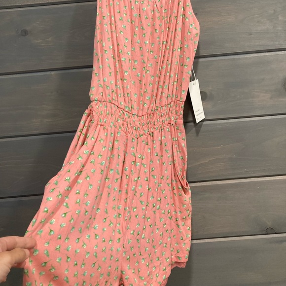 Womens’ Sleeveless Romper with Pockets - Picture 2 of 7